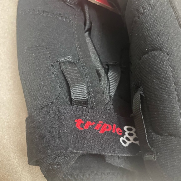 Triple Eight Stealth Hardcap Multi-Sport Elbow Pads with Kevlar 1 Pair Black LG - Picture 4 of 4